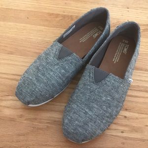 Gray toms